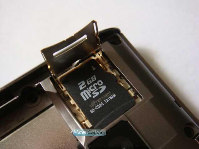 LG-Optimus-GT540-hardware-10