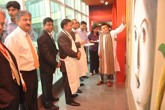 Sunil Bharti Mittal unveils 5 storey high mural at the Airtel Centre, Gurgaon 3 airtel-mural-2