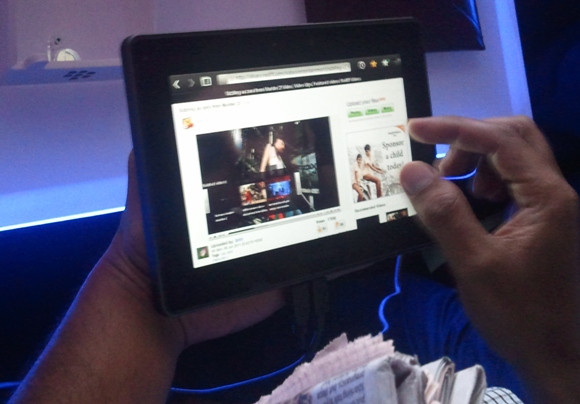 Tablet War heating up! BlackBerry PlayBook enters India 1 BlackBerry-PlayBook-Hands-on