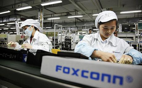 Foxconn-Plant-Line