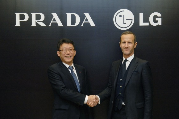 PRADA & LG renewed their exclusive mobile phone partnership 1 LG-Prada-24-11-11