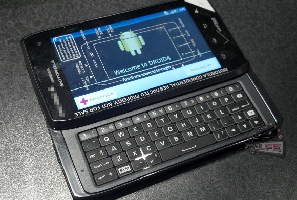 Motorola Droid 4 on its way? 1 Droid4-1
