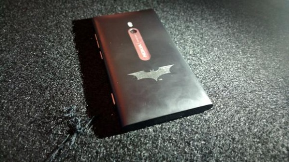 Nokia-Lumia-800-TDKR-Back