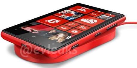 Nokia-Lumia-820-Charging-Pad-Leak-2