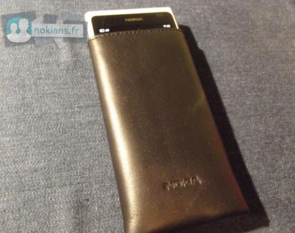 Nokia N9 in white gets Unboxed in its glossy glory 2 nokian9-vid2 580