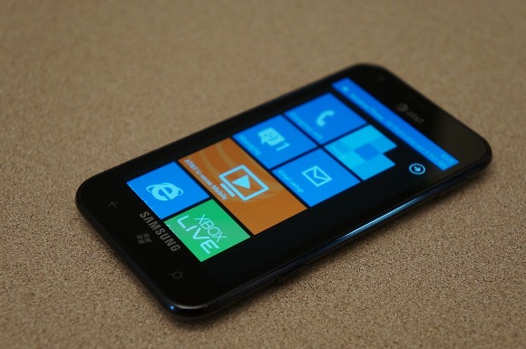 Samsung Focus S and Focus Flash WP handsets showed off 2 focus s1