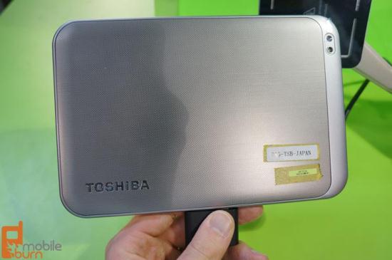 MWC 2012: Toshiba unveils a 7.7-inch quad-core tablet, no official announcements made 3 toshiba-7.7-3