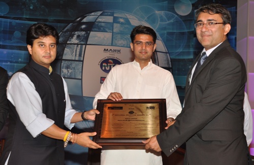 Aircel wins the CMAI 5th National Telecom Award for ‘Innovation in VAS’ 1 aircel_VAS_award