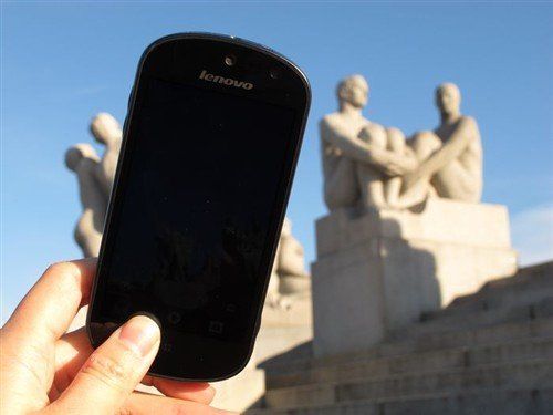 New Lenovo Windows Phone is out in the wild 1 lenovoS2