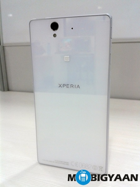 Sony-Xperia-Z-Glass-Back