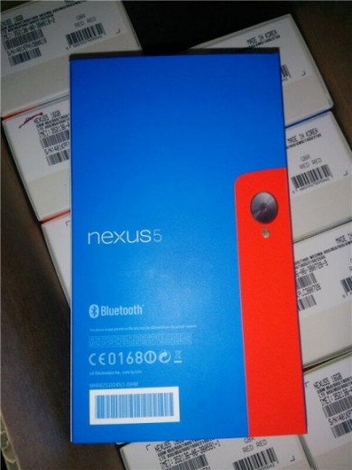 Red Nexus 5 retail box