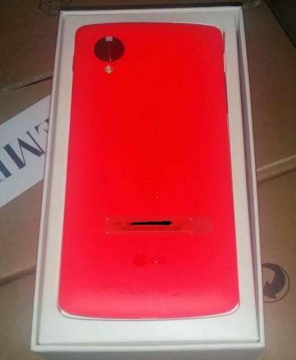 Red Nexus 5 retail box