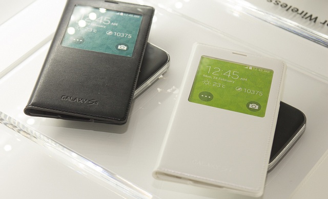 Samsung Galaxy S5 S View covers, batteries and wireless chargers unveiled at MWC