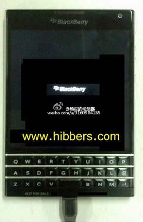 unknown-QWERTY-keyboard-BlackBerry-handset