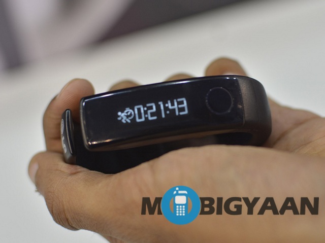 LG Lifeband Touch hands on