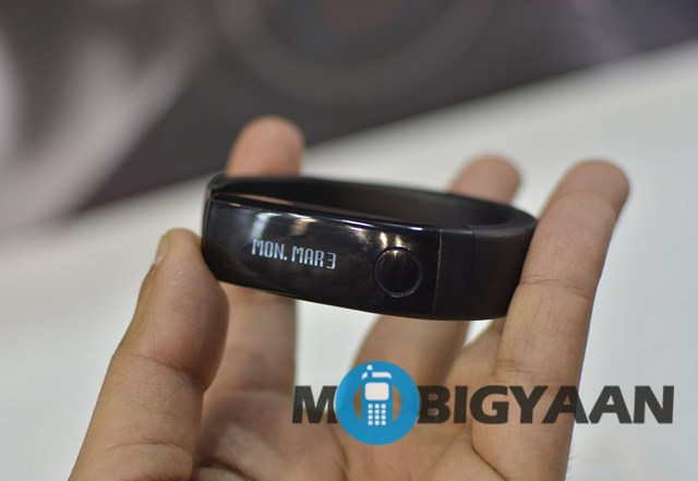 LG Lifeband Touch hands on