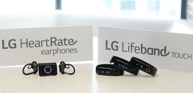 LG-Lifeband-touch-heart-rate-earphones