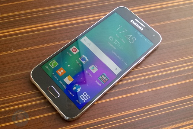 Samsung Galaxy E5 Review 10