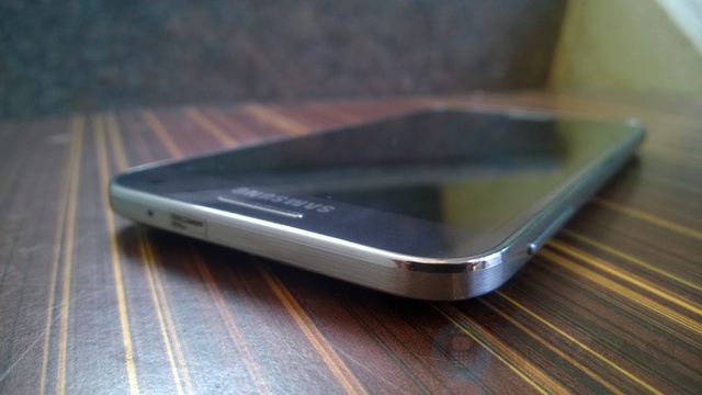 Samsung Galaxy E5 Review 9