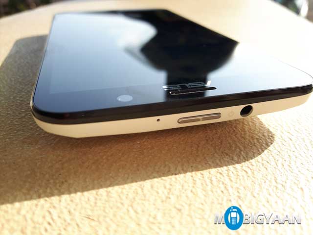 Asus-Zenfone-2-Deluxe-mobigyaan-review (2)