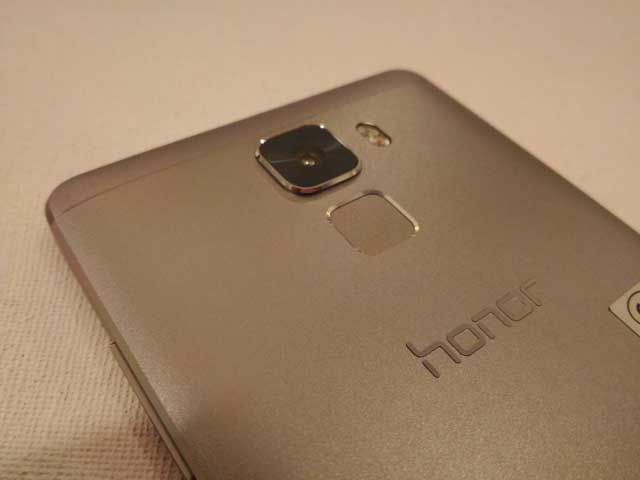 Huawei-honor-7-handson-mobigyaan
