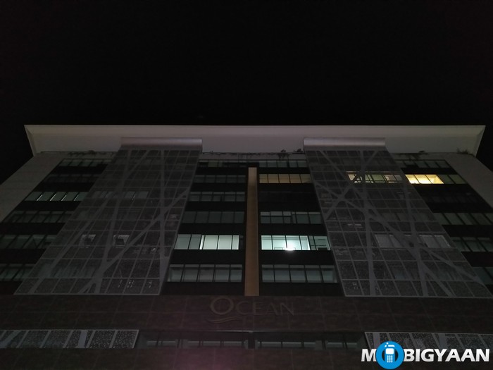 LeEco-Le-Max-Review-Night-Shots-building-closeup-non-hdr