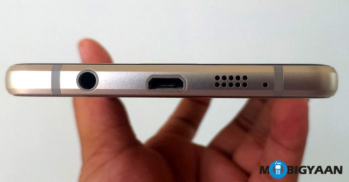 Samsung Galaxy A7 (2016) Review 11 Samsung-Galaxy-A7-2016-review-bottom-view
