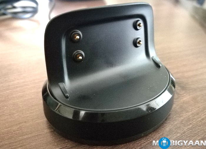 Samsung Gear Fit2 - Hands-on Images 10 Samsung Gear Fit2 - Hands-on Images Review (2)
