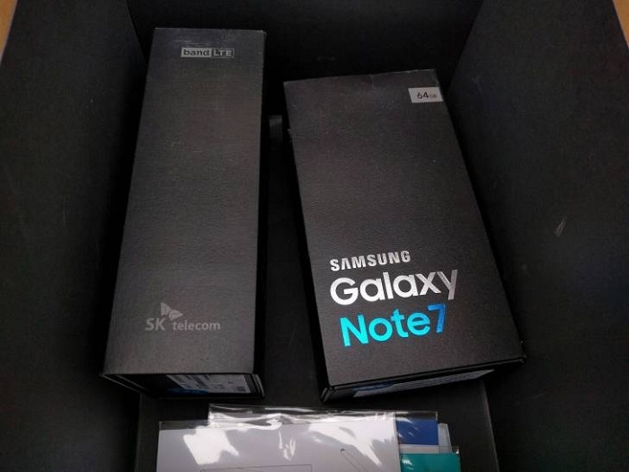 samsung-galaxy-note7-leaked-retail-box-1