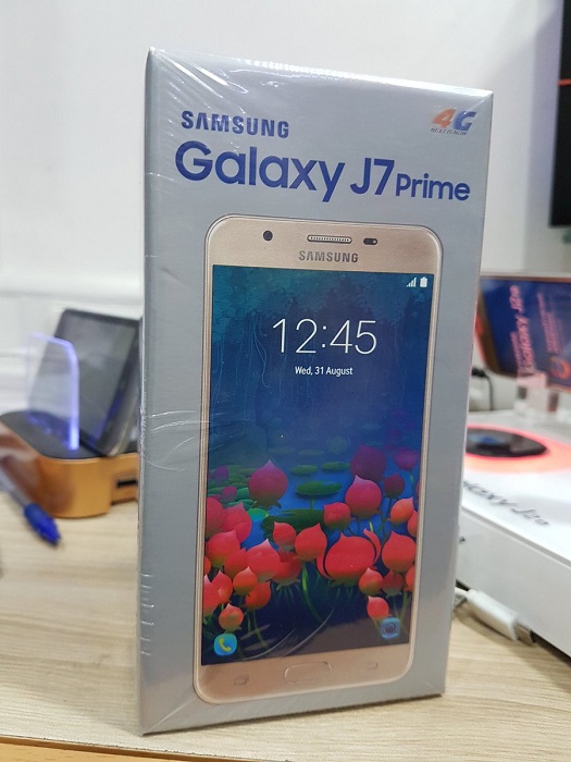 samsung-galaxy-j7-prime-retail-box