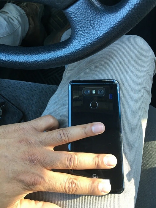 lg-g6-leaked-live-image-rear-view