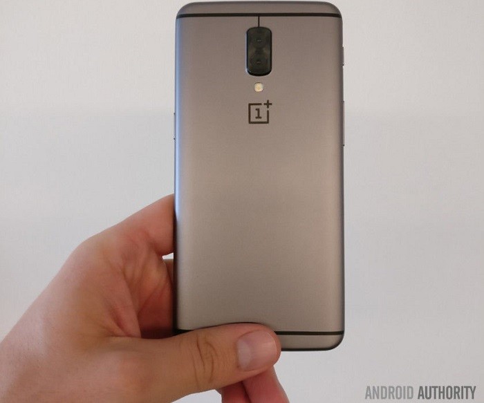 Alleged OnePlus 5 teaser hints at horizontally placed dual camera setup at the back 2 OnePlus 5 1
