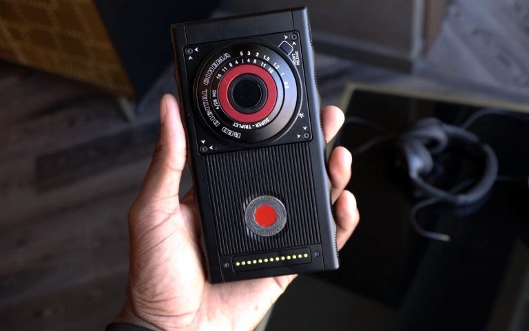 RED-HYDROGEN-ONE-modular-camera 