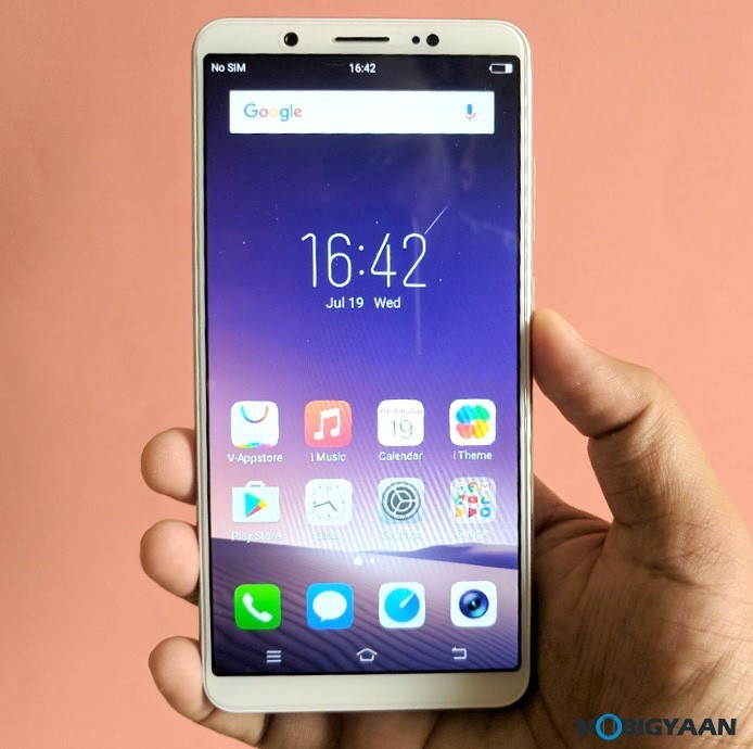 Vivo V7 Plus Hands on Images Review Selfie Phone 12