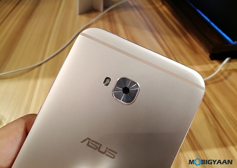 ASUS ZenFone 4 Selfie Pro 1