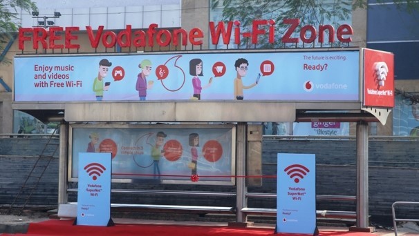 vodafone-noida-bus-shelter-wi-fi-hotspot