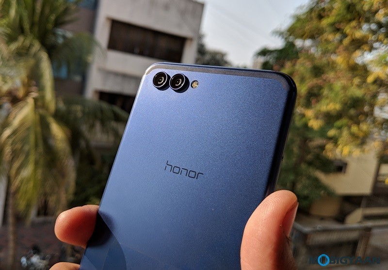 Honor becomes No.1 online smartphone brand in China 1 Honor View 10 Hands on Review Images 5