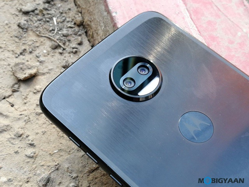 Motorola Moto Z2 Force Hands on Review Images 2