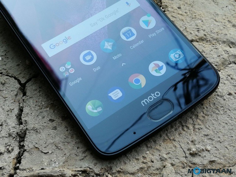 Motorola Moto Z2 Force Hands on Review Images 3