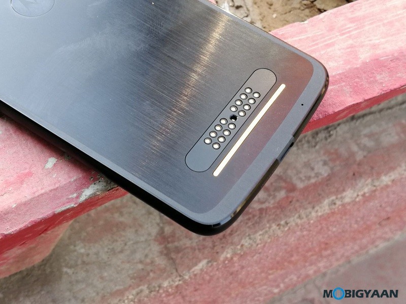 Motorola Moto Z2 Force Review 6 Motorola Moto Z2 Force Hands on Review Images 7