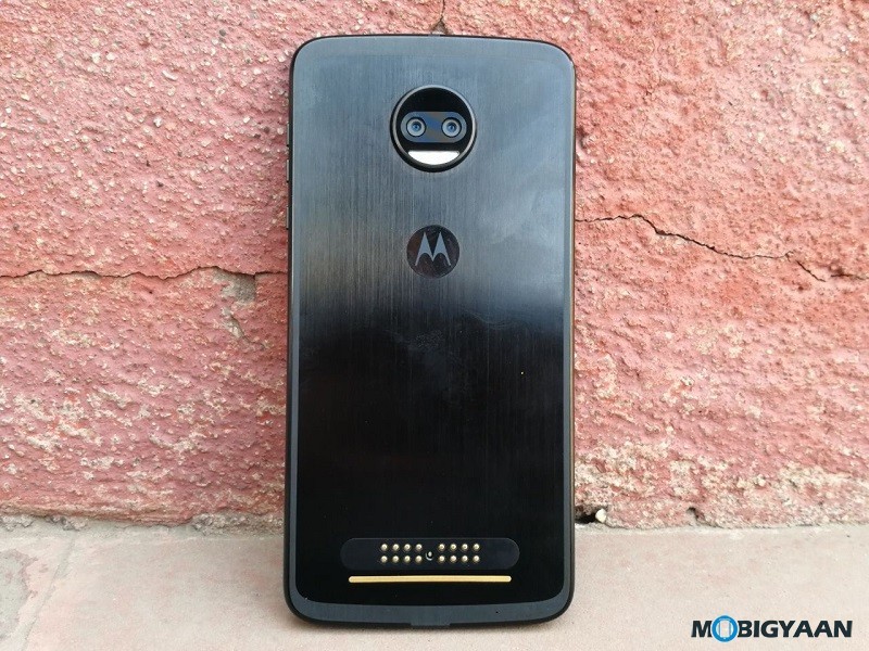 Motorola Moto Z2 Force Hands on Review Images 9