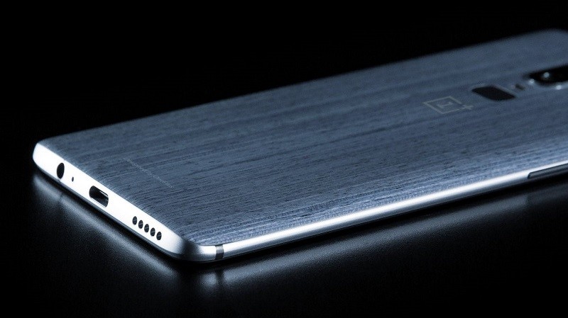 oneplus 6 leaked image rear view wood