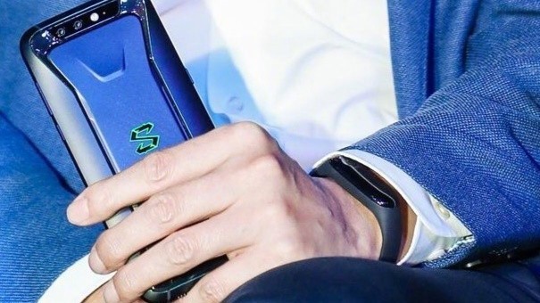 Xiaomi Mi Band 3 confirmed to launch on May 31 along with Mi 8 and MIUI 10 2 xiaomi mi band 3 spotted with ceo