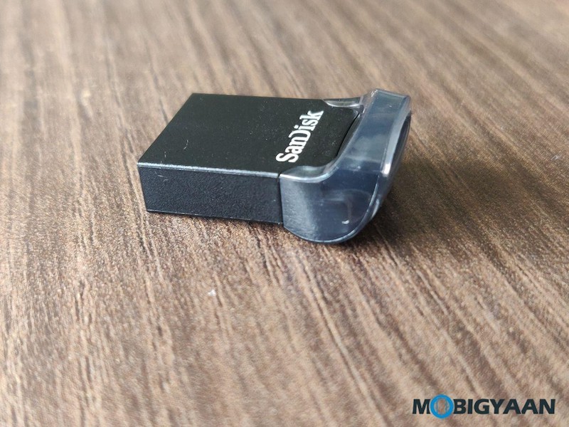 SanDisk Ultra Fit USB 3.1 Flash Drive 2