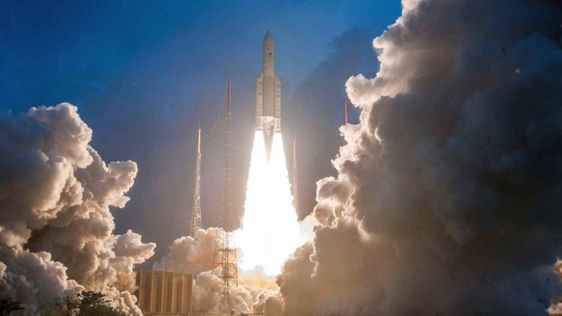 India successfully launches its heaviest satellite, GSAT-11, to deliver high-speed Internet 1 isro gsat 11