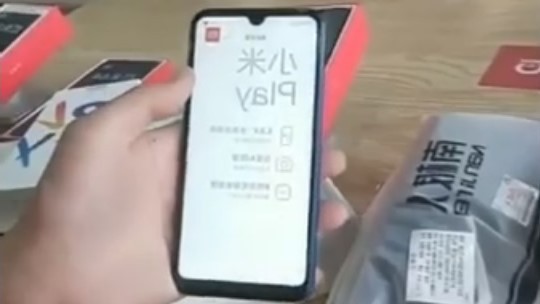 xiaomi mi play leaked hands on video