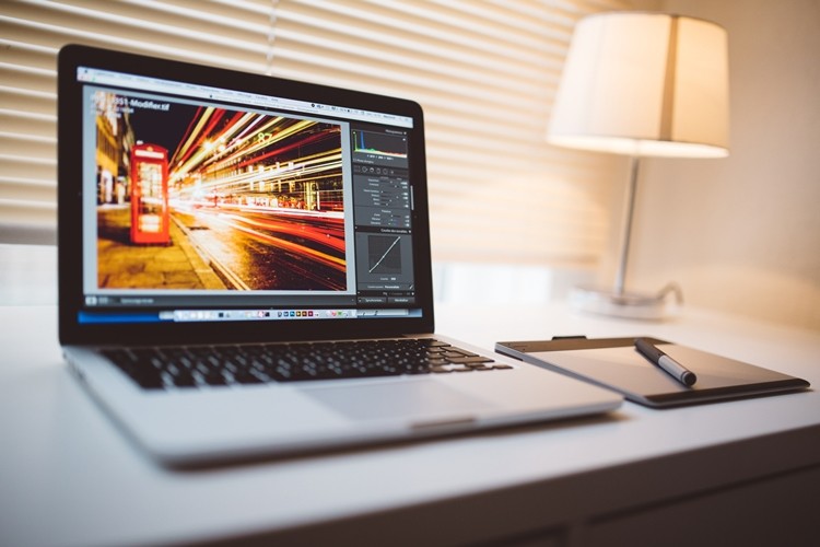 How to Watermark Multiple Photos at Once [Guide]