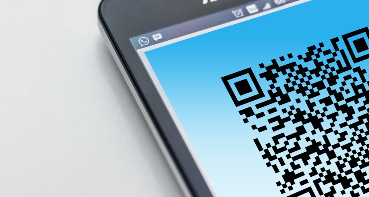 Smartphone QR Code Featured