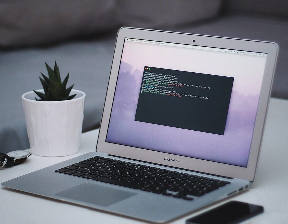 MacBook Terminal Featured