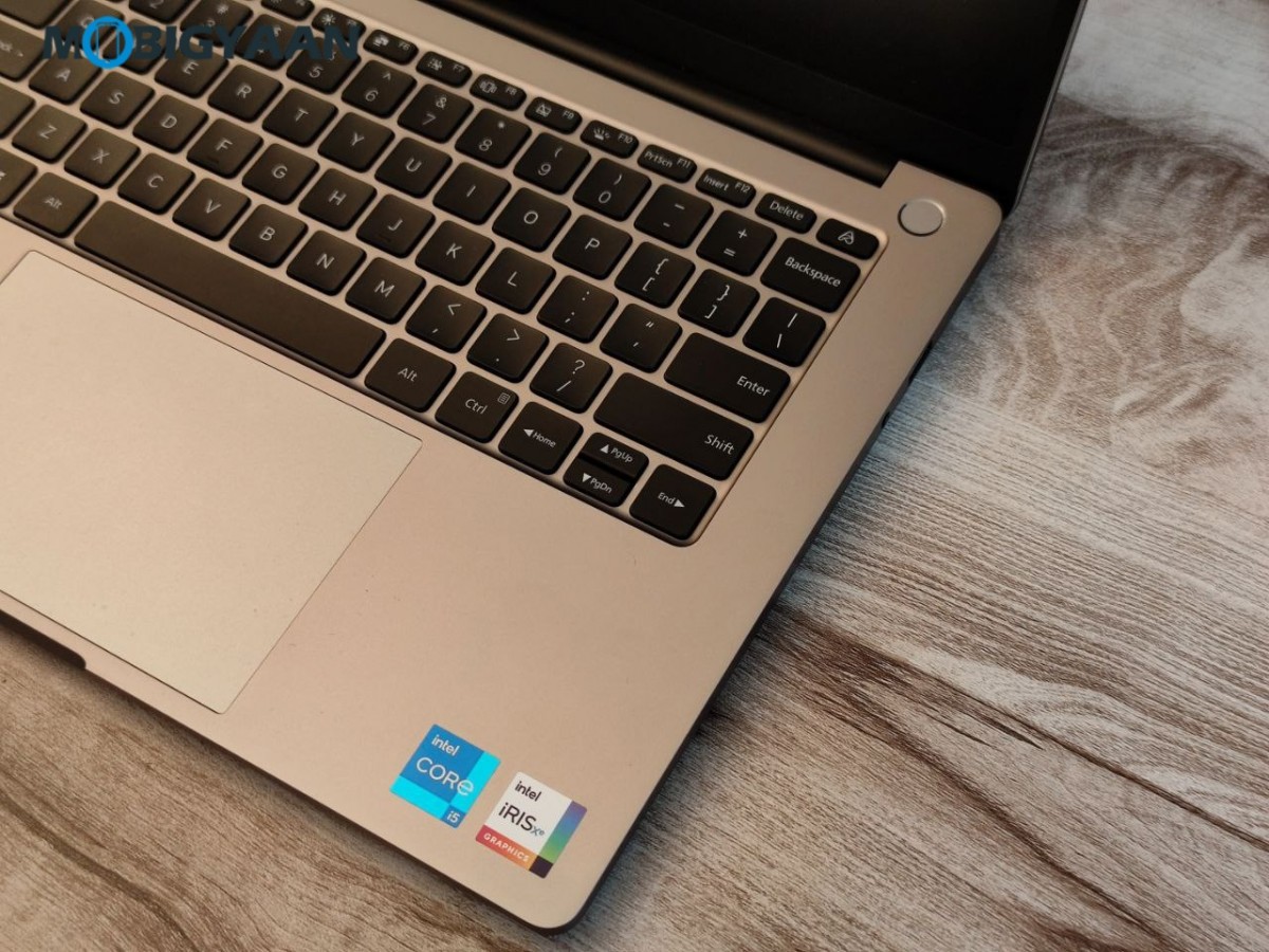 Mi NoteBook Pro Review Design Display 11
